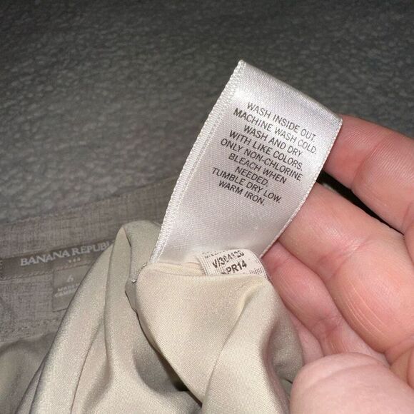 Banana Republic Women’s Khaki Tan Pencil Skirt Size 6 EUC - Picture 6 of 9